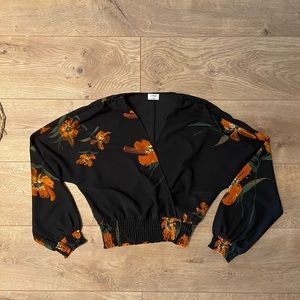 Wilfred Aritzia Cropped Black Floral Longsleeve